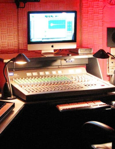 32c. Studio A of the Univ. of Illinois EMS (2014)1